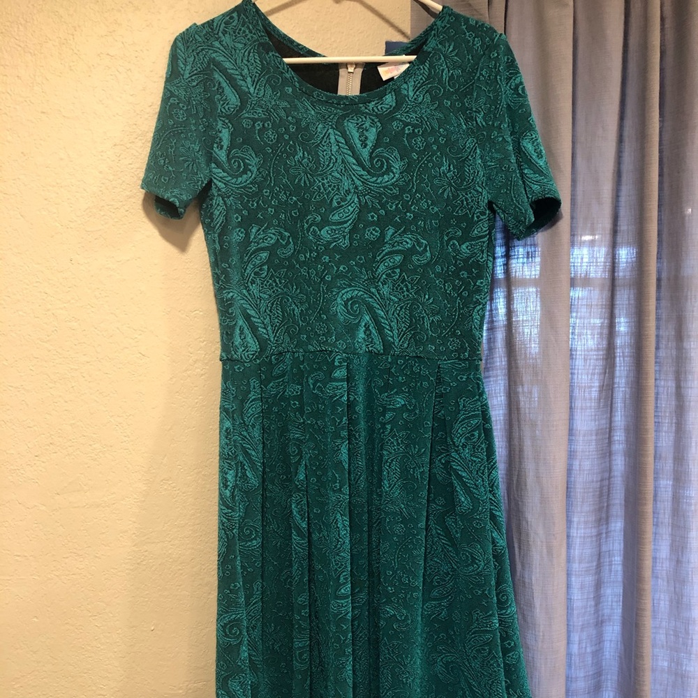 Lularoe Amelia dress— size medium